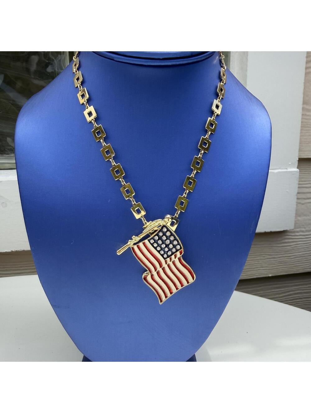 American Flag Necklace. Rhinestone Enamel Pendant, Gold Tone Vintage Chain.